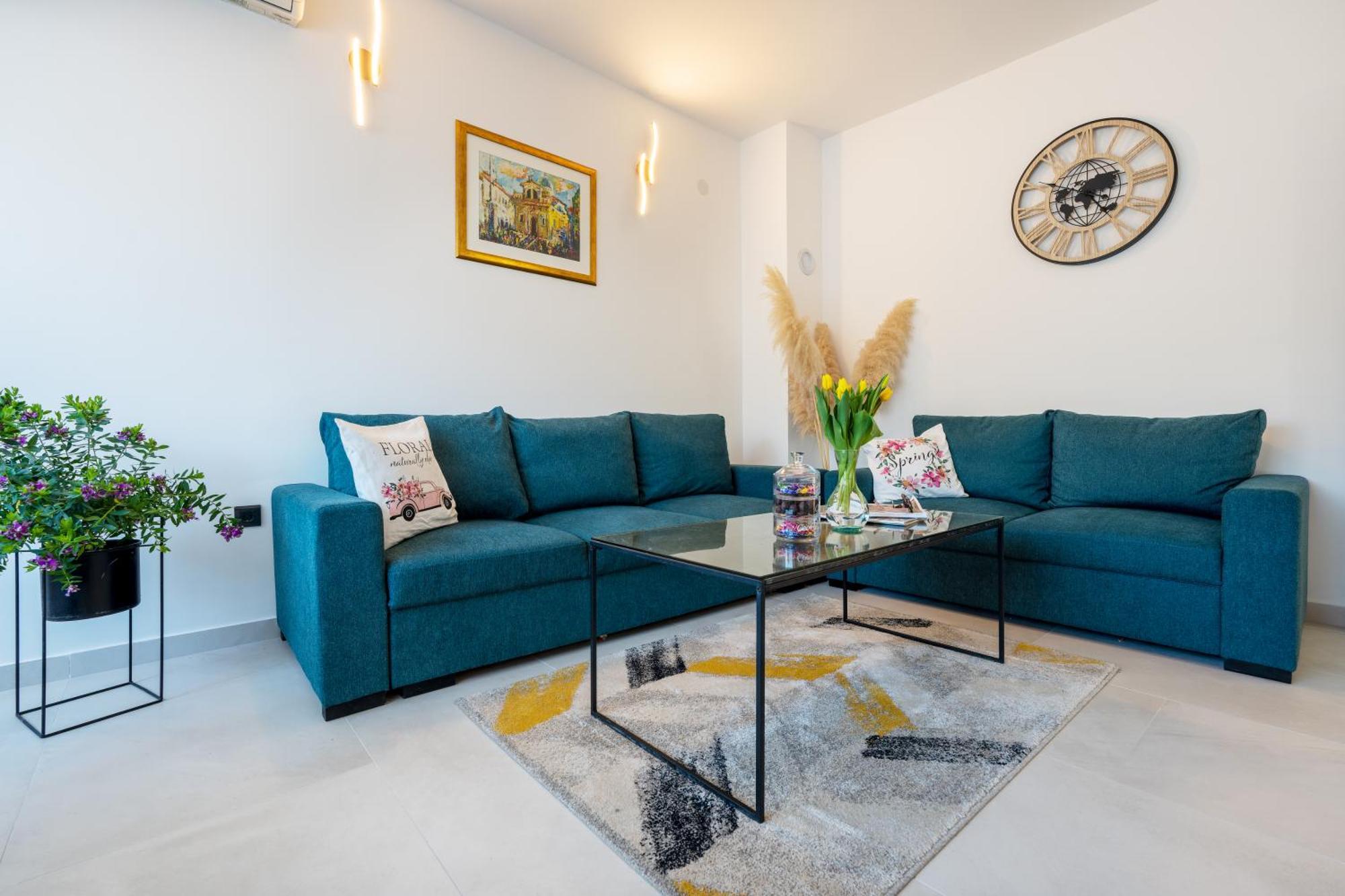 Ivona With Swimming Pool And Jacuzzi Villa