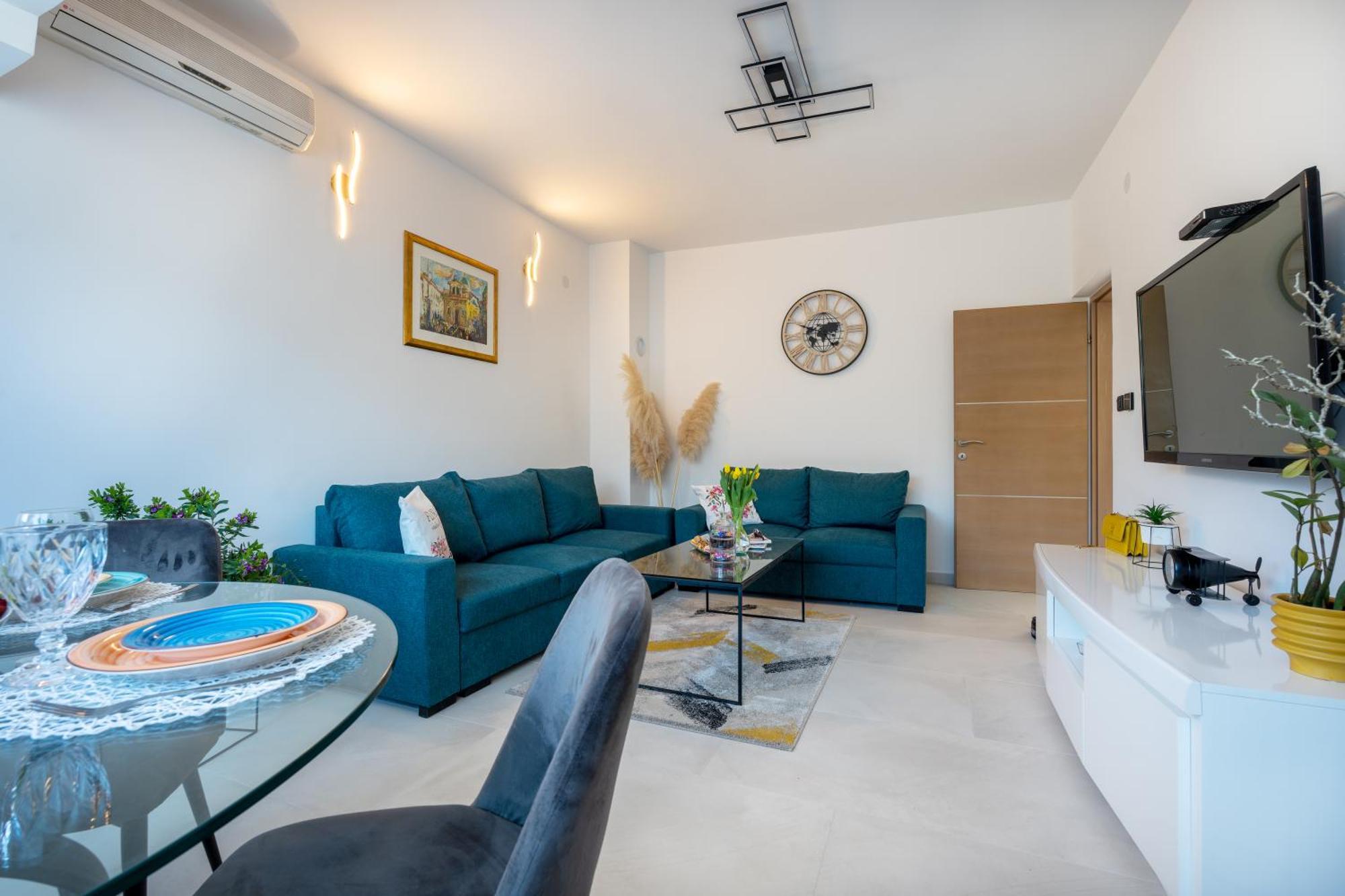 Villa Ivona With Swimming Pool And Jacuzzi *