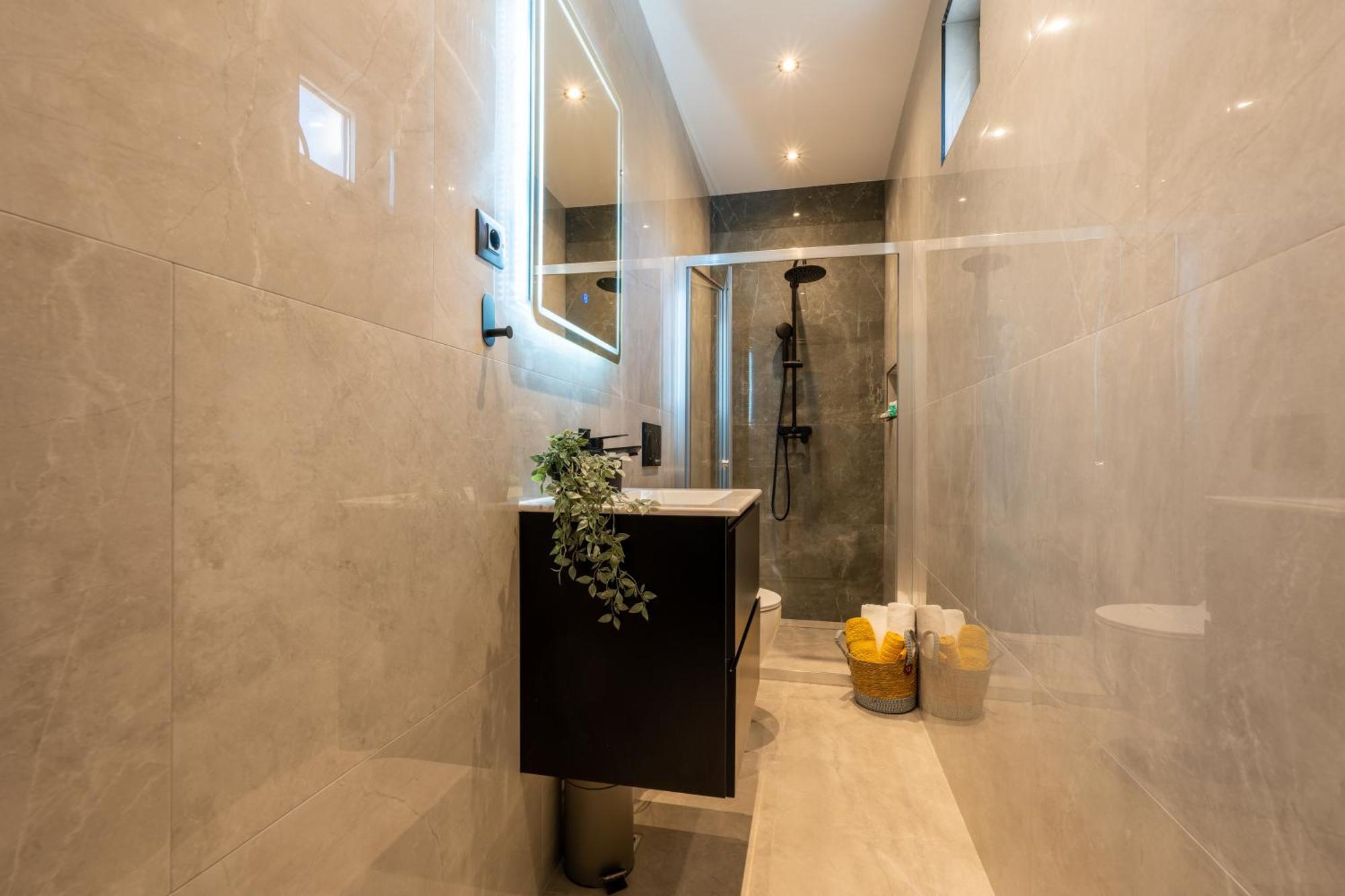 Ivona With Swimming Pool And Jacuzzi Villa Oslje