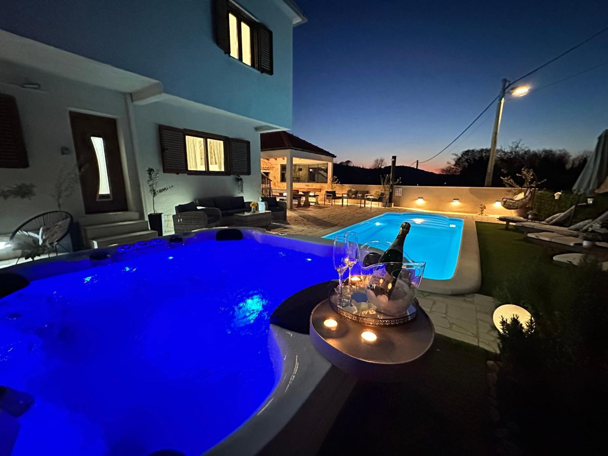 Ivona With Swimming Pool And Jacuzzi